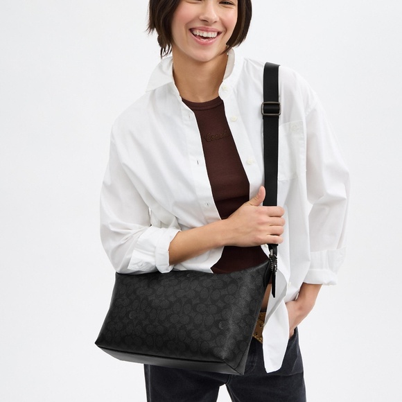 New Coach Finn Crossbody Bag In Signature Canvas unisex-CHARCOAL/BLACK - Picture 1 of 6